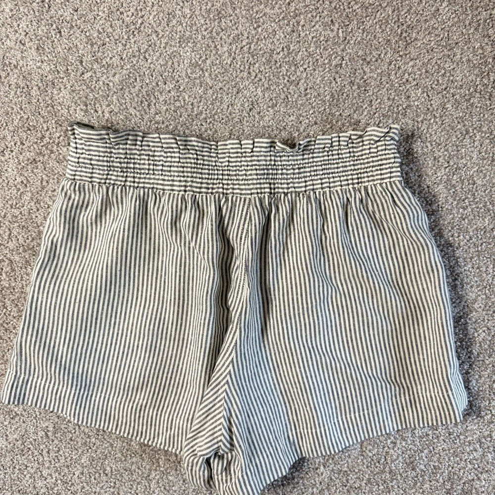 Women’s a new day large ruffled paper bag stripped loose casually dress shorts - Picture 3 of 4